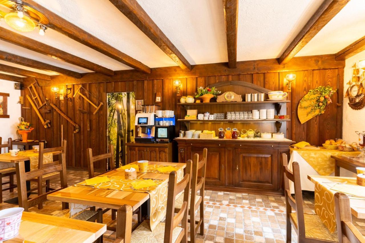 Hotel Des Alpes Saint-Rhemy-En-Bosses Eksteriør billede