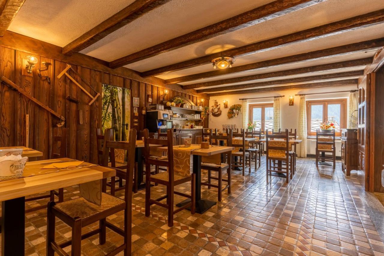 Hotel Des Alpes Saint-Rhemy-En-Bosses Eksteriør billede