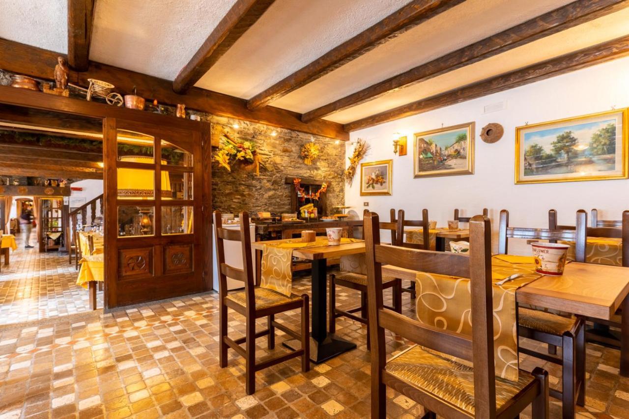 Hotel Des Alpes Saint-Rhemy-En-Bosses Eksteriør billede