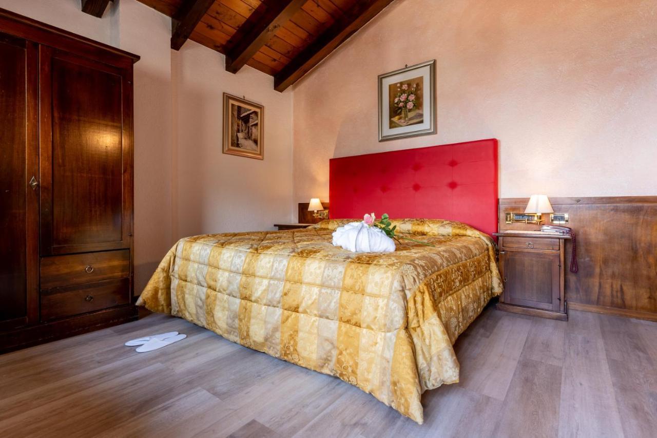 Hotel Des Alpes Saint-Rhemy-En-Bosses Eksteriør billede