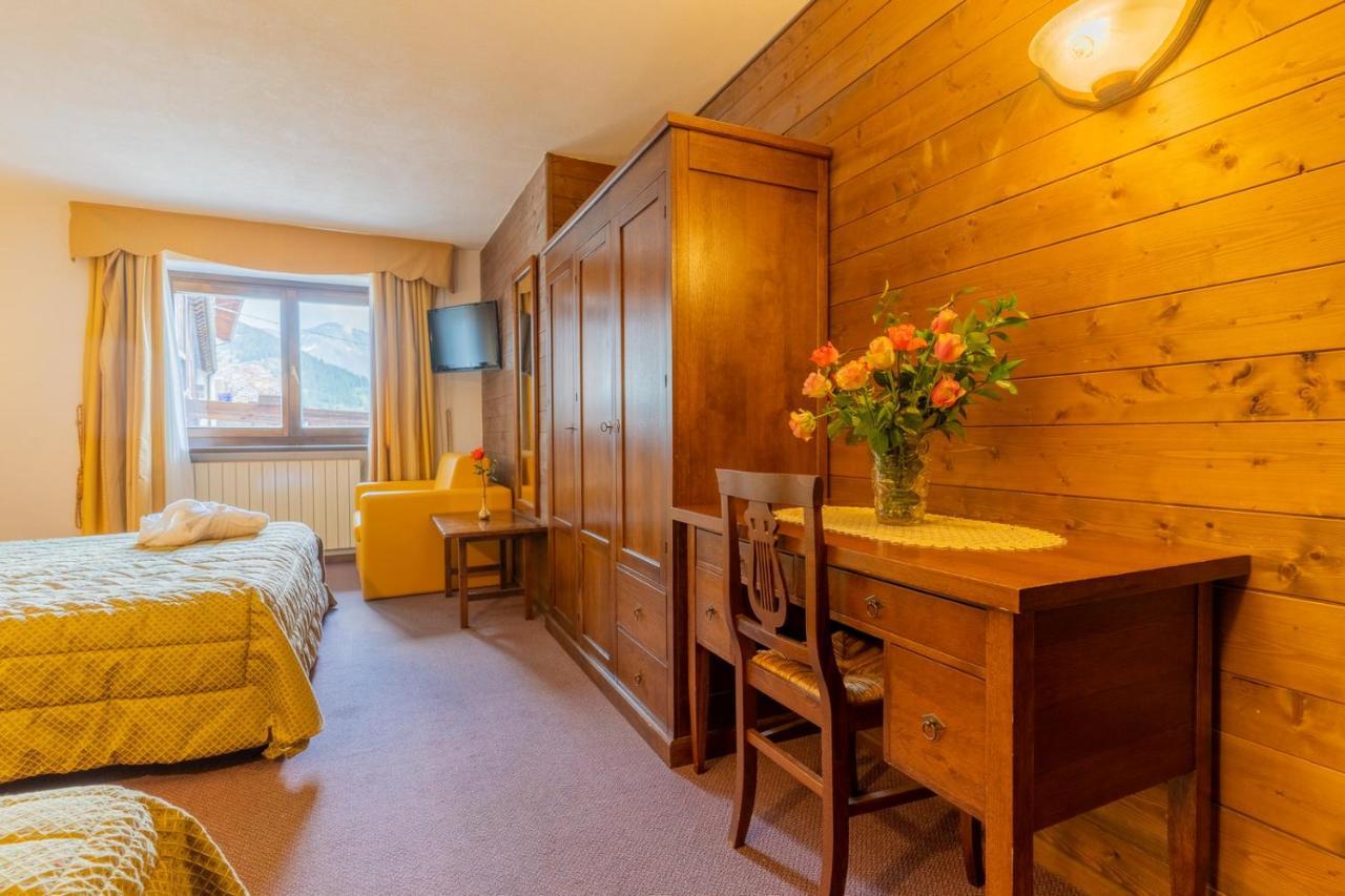 Hotel Des Alpes Saint-Rhemy-En-Bosses Eksteriør billede