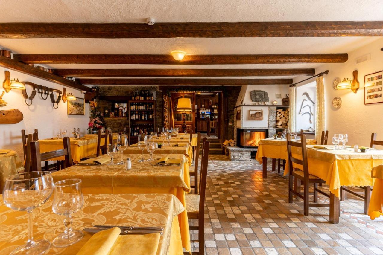 Hotel Des Alpes Saint-Rhemy-En-Bosses Eksteriør billede